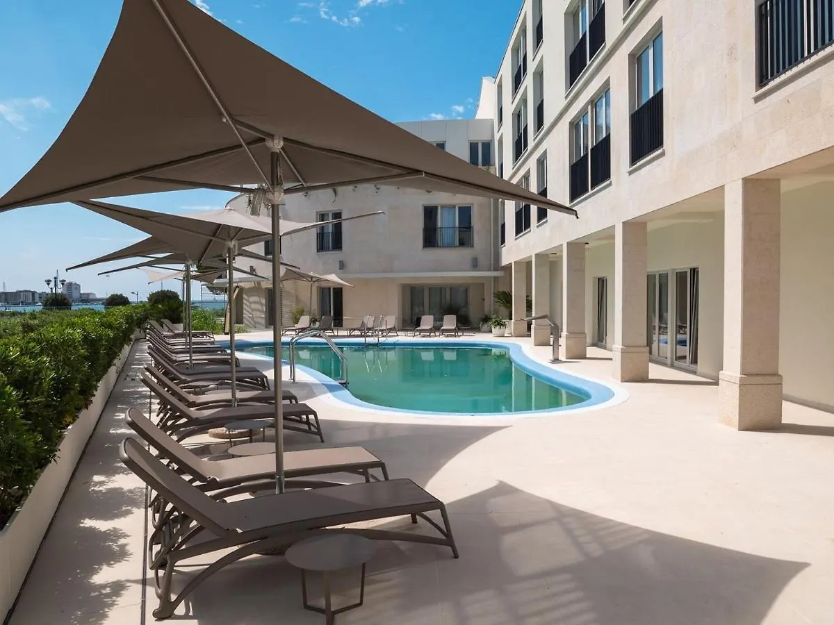 Garden Palace Pool Deluxe Apartment Umag Croatia