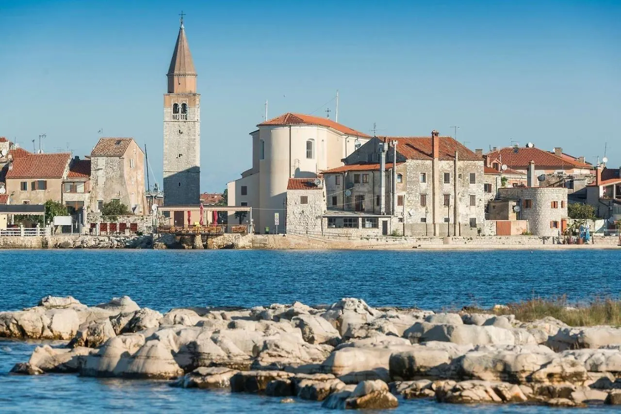 Garden Palace Pool Deluxe Apartment Umag