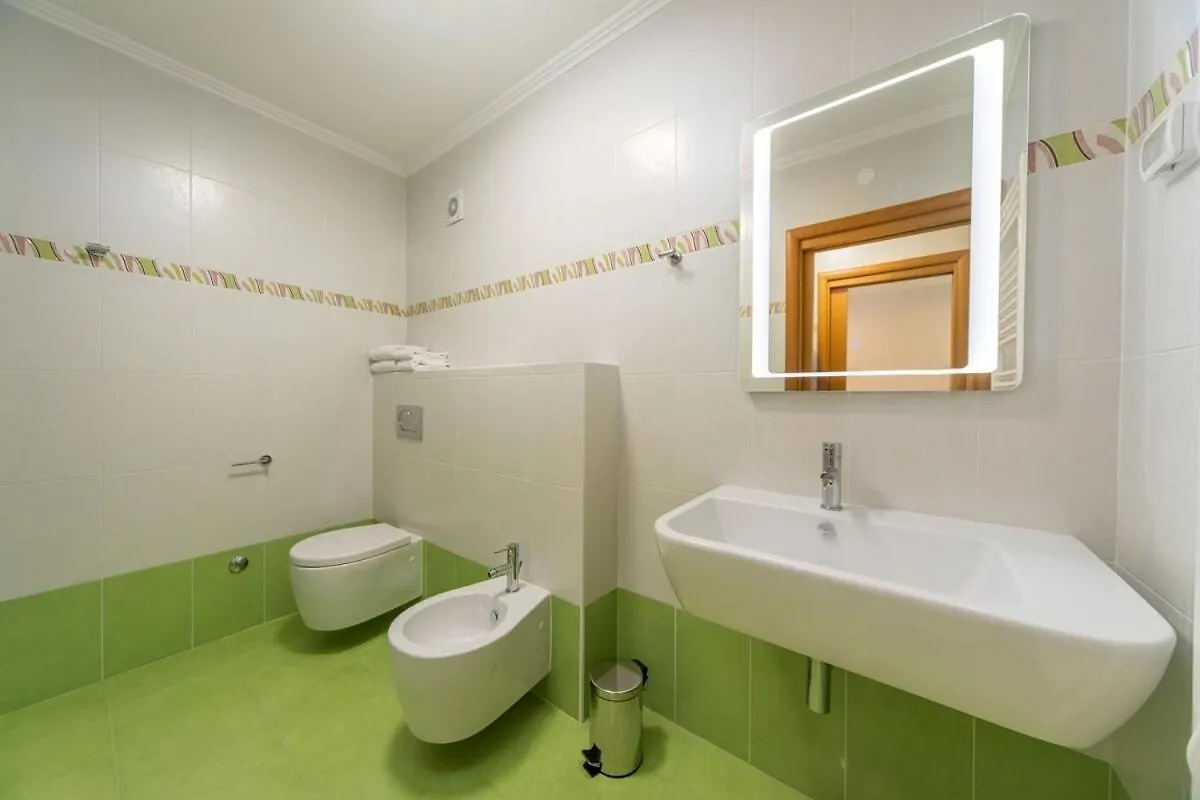 Garden Palace Pool Deluxe Apartment Umag