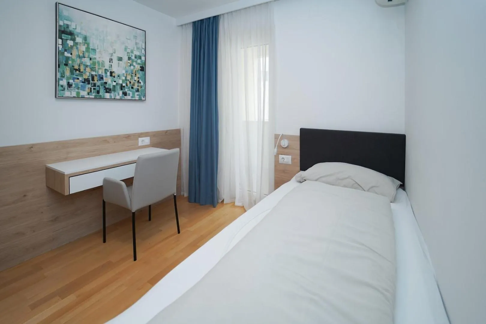 Garden Palace Pool Deluxe Apartment Umag